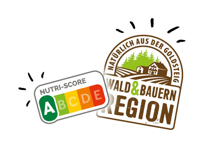 Nutri-Score: GOLDSTEIG mit Herkunftssiegel und Nutri-Score. - GOLDSTEIG Käsespezialitäten Nutri-Score: Es sind das GOLDSTEIG Wald- und Bauernregion Herkunftssiegel und das Nutri-Score Siegel A zu sehen.