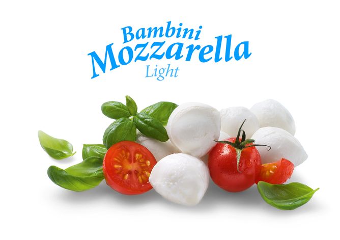 Bambini Mozzarella Mini Light - GOLDSTEIG Käsespezialitäten Bambini Mozzarella Mini Light von GOLDSTEIG mit Tomate und Basilikum