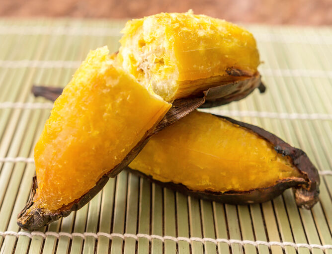 Aktionen und Neues: Grill Dessert - GOLDSTEIG Käsespezialitäten Grilldessert aus Bananen auf Sushimatte