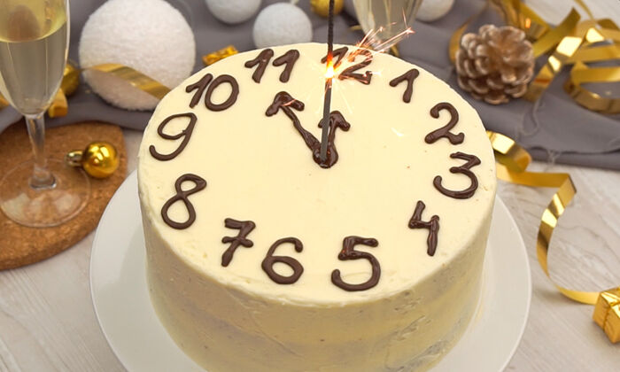Silvester-Rezept cremige Sekttorte mit Butter - GOLDSTEIG