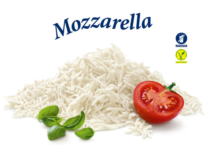 Mozzarella gerieben von GOLDSTEIG mit Tomate und Basilikum. Laktose <1,5% und Vegetarisch.