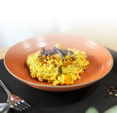 Rezept | Kürbisrisotto: Cremig, würzig & mit knusprigem Topping!