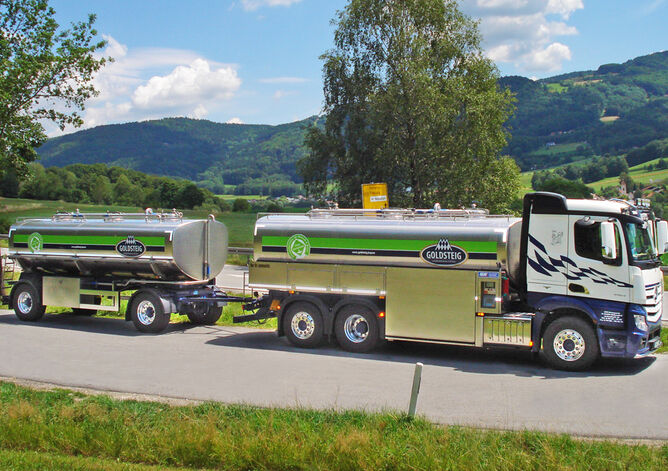 Milchsammelwagen von GOLDSTEIG mit Anhänger 