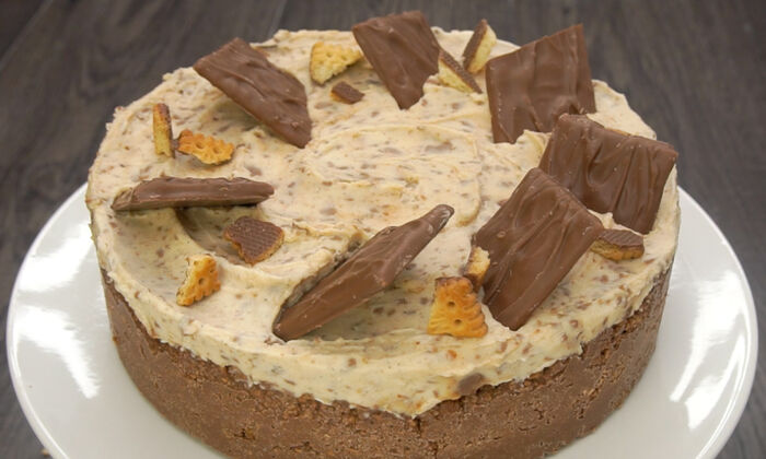 Daim-Torte mit Mascarpone, Ricotta und Butter (ohne Backen)