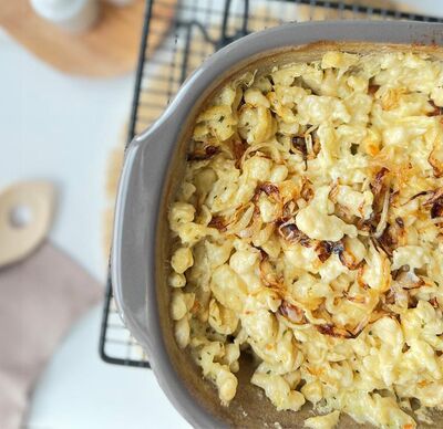 Rezept | Käsespätzle mit Emmentaler und Butter