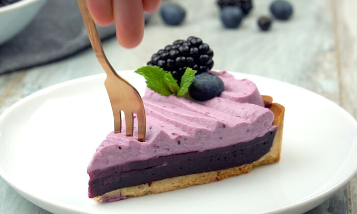 Schwarze Johannisbeertorte mit Mascarpone und Butter - GOLDSTEIG
