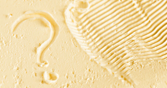 Glattgestrichene Butter von GOLDSTEIG mit Fragezeichen